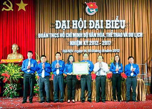  Đoàn TNCS Hồ Chí Minh Bộ VHTTDL đón nhận Huân chương Lao động hạng Ba